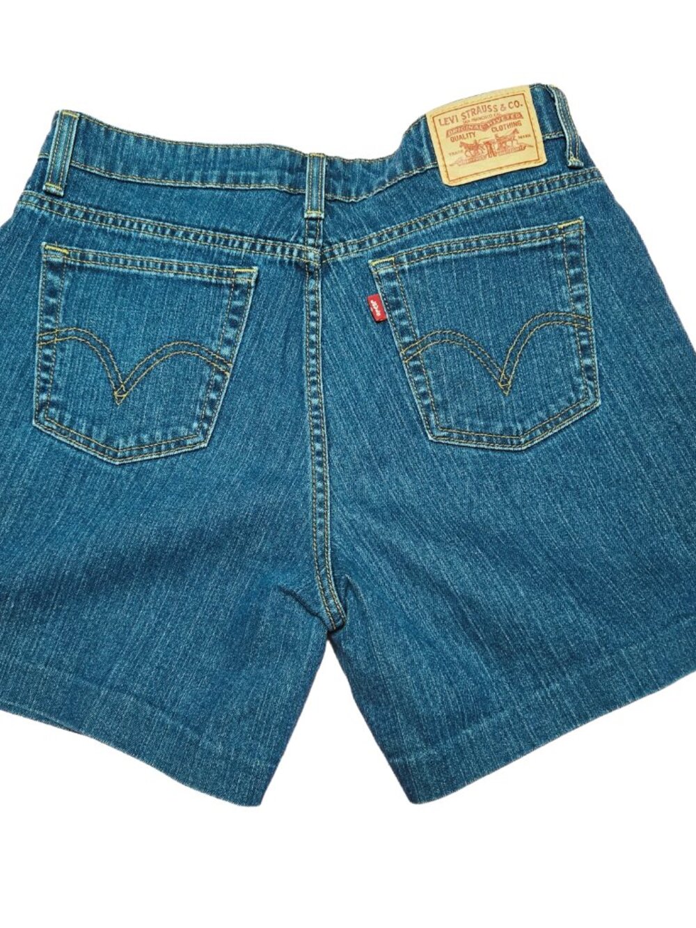 EUC Women's Levi's 550 Relaxed Fit Red Tab 5" Inseam Denim Jeans Shorts Size 12 - Picture 3 of 13